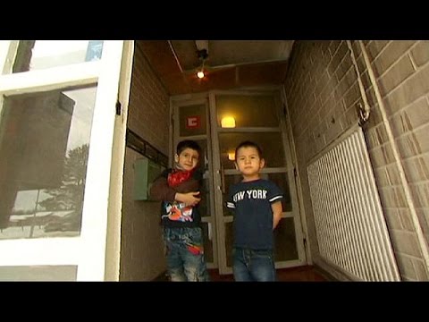اعتقال شخص للاشتباه بتورطة في هجوم على مركز لاستقبال اللاجئين