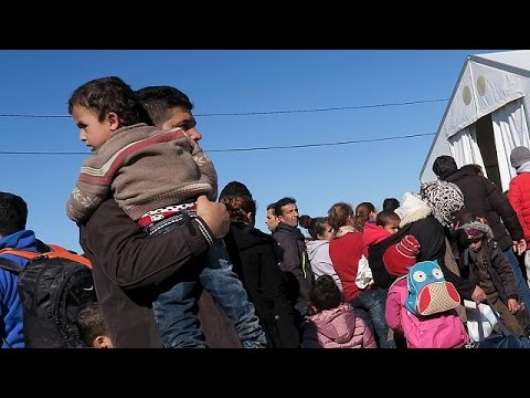 مقدونيا تبني سياجًا ثانيًا على حدودها مع اليونان