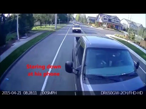 سيارة دفع رباعى تصطدم بأخرى والإشارة حمراء