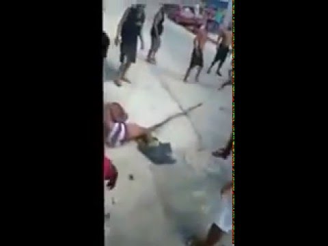 بالفيديوضابط يتحرّش بطفلة فكان هذا عقابه