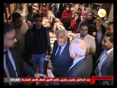 الرئيس السيسي ناعيا هيكلفقدنا علما صحفيا قديرا  وسيظل خير معلم للأجيال