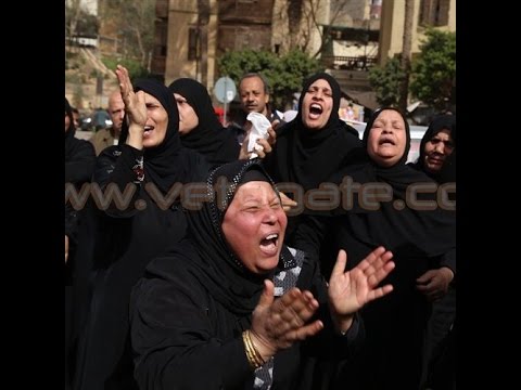شاهد المئات يشيعون جثمان ضحية الدرب الأحمر