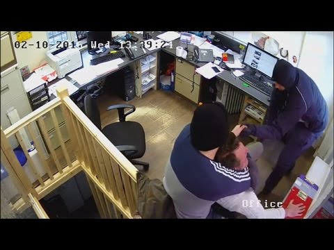 لصان يسرقان ساعة موظف بريطاني قيمتها 170 ألف جنيه
