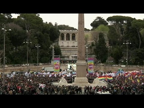 استياء المثليين في إيطاليا لعدم منحهم حق التبني
