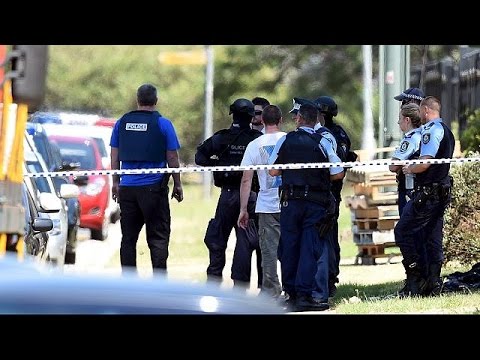 شاهد مقتل شخص وإصابة اثنين آخرين بجروح في أستراليا