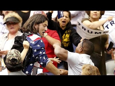 ضرب متظاهر مناهض لترامب في تجمع انتخابي