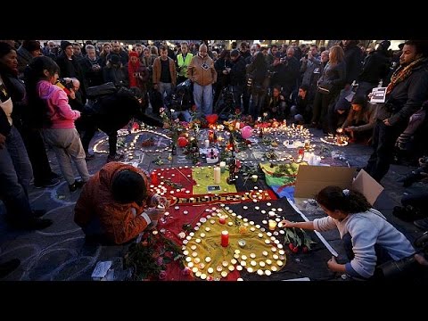 اشهر معالم العالم تضاء بالوان العلم البلجيكي