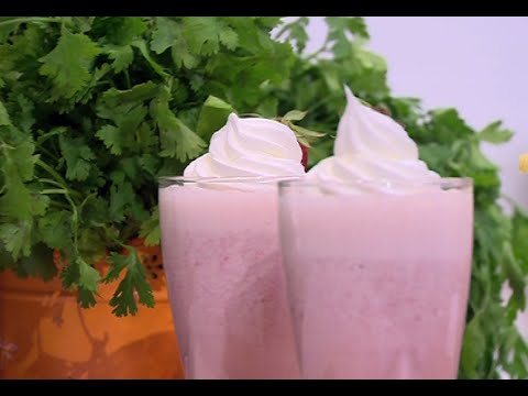 طريقة عمل عصير موز بالفراولة