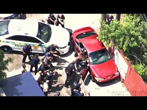 بالفيديو ”مطاردة هيوليودية” بأكثر من 20 سيارة شرطة