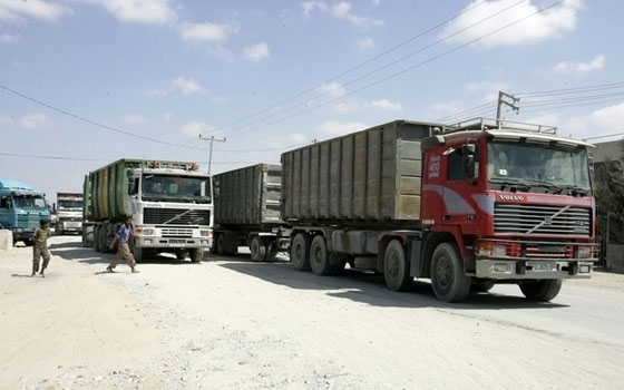   مصر اليوم - إدخال 108 شاحنات مواد البناء إلى قطاع غزة