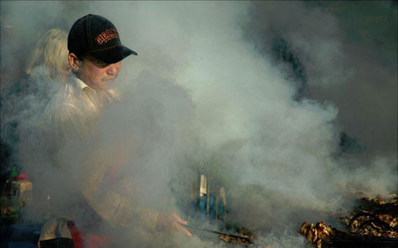   مصر اليوم - بكين تغلق أكشاك الكباب لمكافحة التلوث