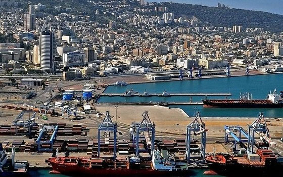   مصر اليوم - 21 سفينة تدخل موانئ بورسعيد للشحن والتفريغ