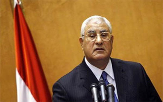   مصر اليوم - عدلي منصور يكرم عددًا من القيادات العمالية بمناسبة عيد العمال