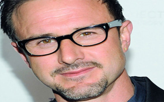   مصر اليوم - النجم الأميركي ديفيد أركيت يرزق بصبي