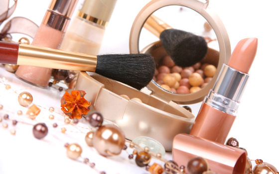 مصر اليوم - دراسة تؤكّد أنّ 77% من النساء لا يستخدمن سوى 10% من المستحضرات التي تشتريها