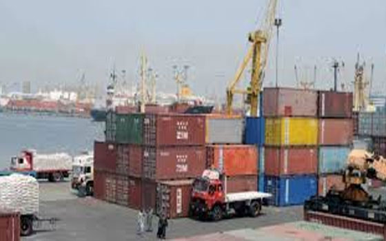   مصر اليوم - زيادة حركة تداول الحاويات والشاحنات في الإسكندرية
