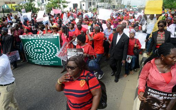   مصر اليوم - مفوضية حقوق الأنسان تندد بالتهديد ببيع التلميذات في نيجيريا
