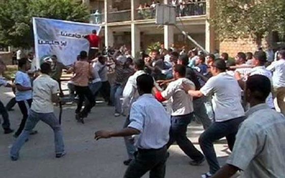   مصر اليوم - مسيرات أنصار مرسي تنطلق بأعداد متزايدة تزامنًا مع بدء الانتخابات الرئاسيَّة في الخارج