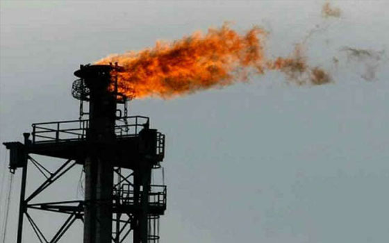   مصر اليوم - برنت يتماسك فوق 108 دولارات بدعم مخاوف الإمدادات