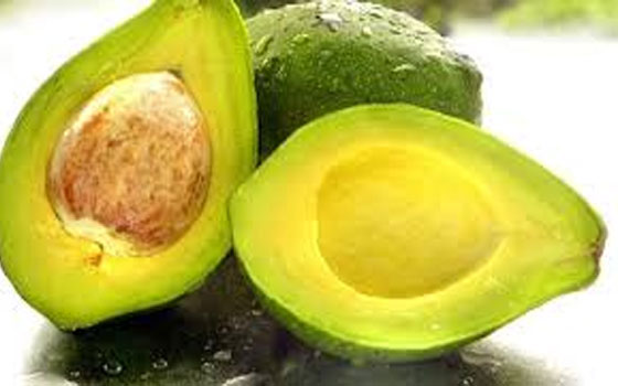   مصر اليوم - النظام الغذائي الغني بالأفوكادو يساعد في خفض مخاطر أمراض القلب