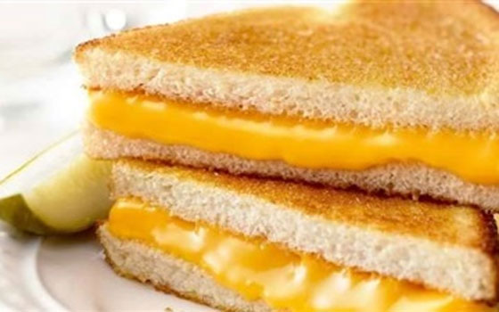   مصر اليوم - ساندويتش الجبن الشيدر المقلي