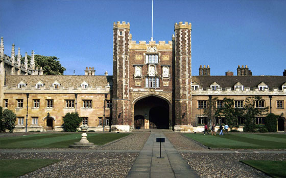   مصر اليوم - تشيلسي كلينتون تحصل على الدكتوراة من جامعة أكسفورد