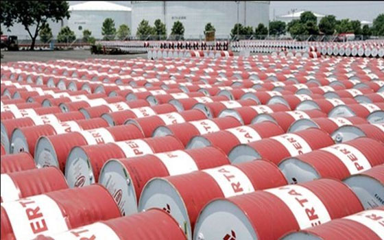   مصر اليوم - برنت يهبط مقتربًا من 110 دولارات للبرميل