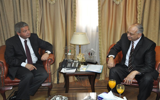   مصر اليوم - وزيّر الرياضة يُقرر تطويّر حمام السباحة و استاد نادي الترسانة