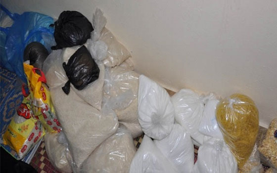   مصر اليوم - توزيع 200 طرد غذائي على فقراء الزوايدة في فلسطين