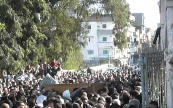   مصر اليوم - تشييع شهيد حادث تفجير رفح في جنازة شعبية وعسكرية مهيبة