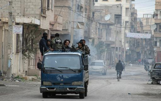   مصر اليوم - باريس تطرد جزائريًا يشتبه بأنه جند فرنسيين للقتال في سورية