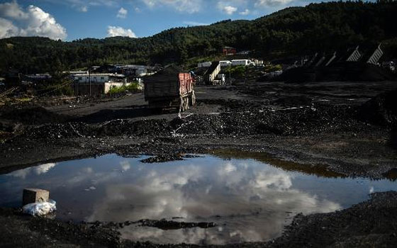   مصر اليوم - توجيه تهمة القتل غير المتعمد إلى 3 اشخاص في كارثة المنجم في تركيا