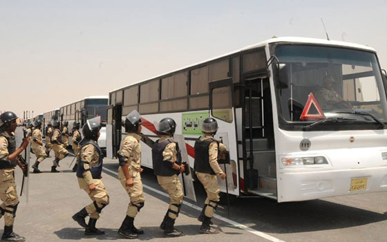   مصر اليوم - دوريات لقوات الجيش في محيط لجان الفرعيَّة للإنتخابات