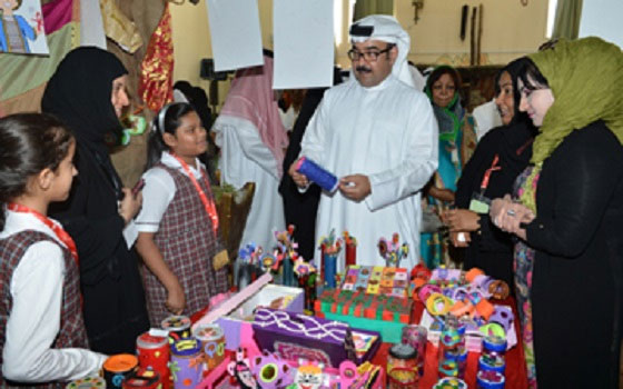   مصر اليوم - وكيل التربية للموارد والخدمات يفتتح معرض المحرق تبدع