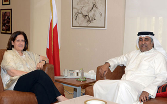 مصر اليوم - وزيرة البحرين لشئون الإعلام تستقبل رئيس جمعية الصحافيين