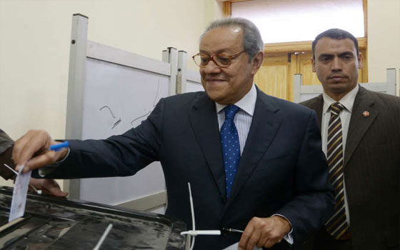   مصر اليوم - عبدالنور يؤكّد تقدُم الحكومة الحاليَّة باستقالتها فور إعلان اسم الرئيس