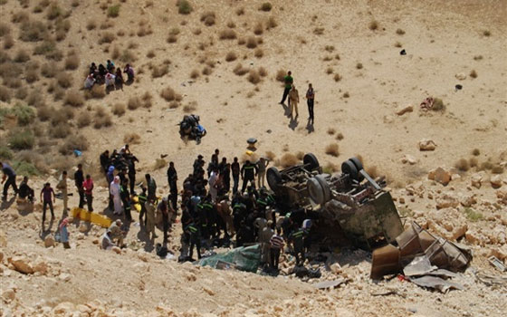 مصر اليوم - انفجار عبوة ناسفة في حافلات جنود شرطة على طريق الشيخ زويد