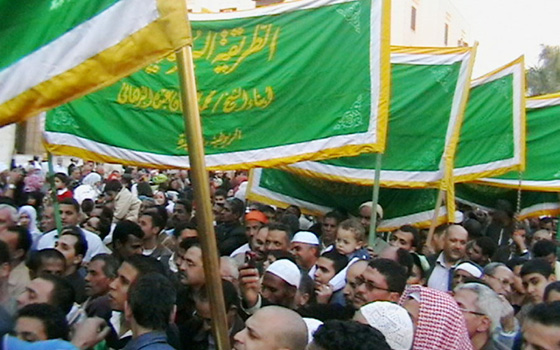 مصر اليوم - خمسون صعيديَّاً مصرياً يعتنقون المذهب العلوي الإيراني في قنا