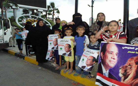   مصر اليوم - حملة السِّيسي في دمياط تعقد اجتماعها الأوَّل لبحث الحشد الجماهيريّ