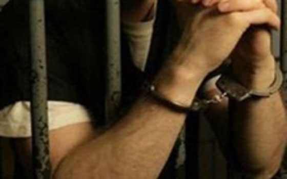   مصر اليوم - حبس شخصين هتكا عرض طفل في سوهاج