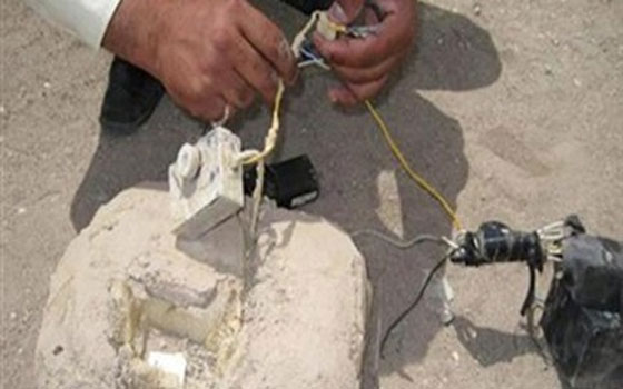   مصر اليوم - إبطال مفعول قنبلة بدائيَّة الصُّنع بالقرب من قسم الأميريَّة