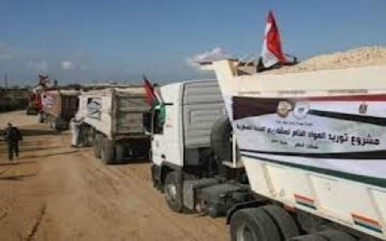   مصر اليوم - إدخال 148 شاحنة مواد بناء إلى قطاع غزة