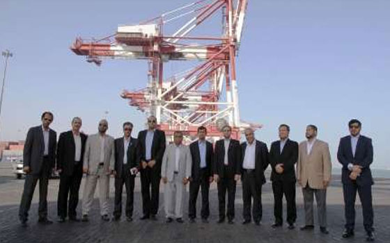   مصر اليوم - وفد اقتصادي عماني یتفقد میناء الشهید رجائي في إيران