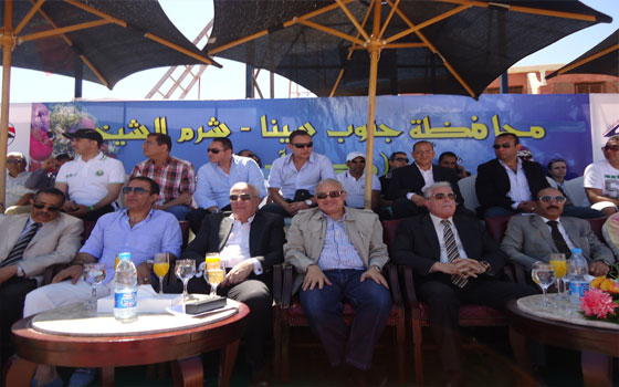 مصر اليوم - زعزوع يفتتح الدَّورة الثَّالثة لـالبطولة العربيَّة للكرة الشاطئيَّة في شرم الشِّيخ