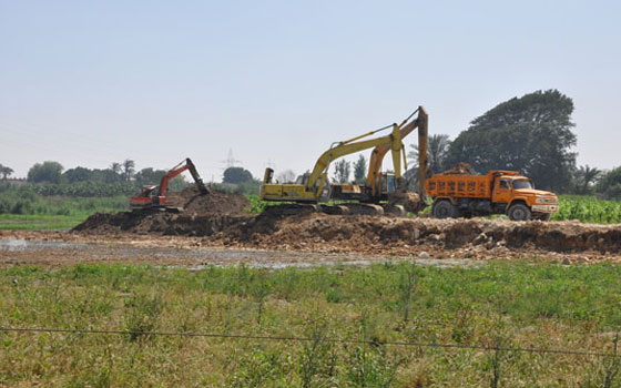   مصر اليوم - وزير الري ومحافظ بني سويف يقودان حملة جديدة لتنفيذ إزالات على النيل