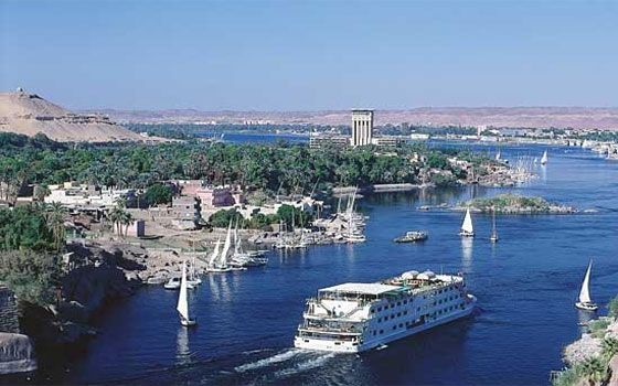   مصر اليوم - محافظ البحيرة يُؤكِّد على ضرورة التَّنميَّة السِّياحيَّة لمدينة رشيد