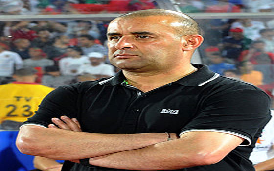 مصر اليوم - المدرب بنشيخة يوافق على تجديد عقده مع الدفاع الجديدي