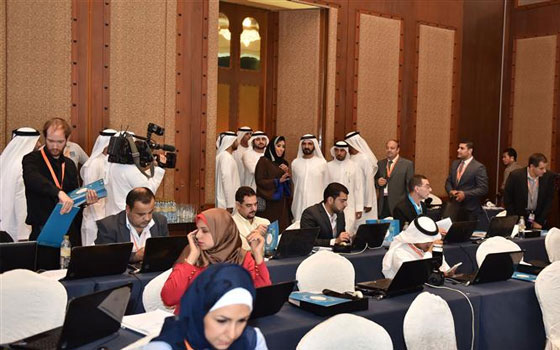 مصر اليوم - محمد بن راشد يتفقد المركز الإعلامي التابع لمنتدى الإعلام