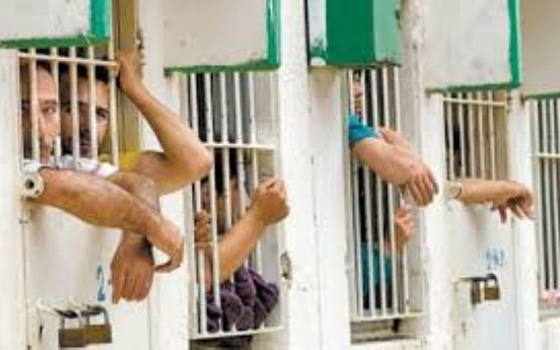 مصر اليوم - مطالب بحل قضية الأسرى الإداريين المضربين عن الطعام