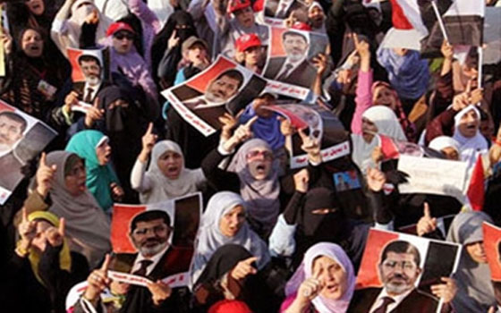 مصر اليوم - مسيرة نسائيّة في بني سويف تدعو السيدات إلى مقاطعة الانتخابات